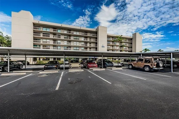 $1,595 | 1324 Pasadena Avenue South, Unit 205, South Pasadena, FL 33707
