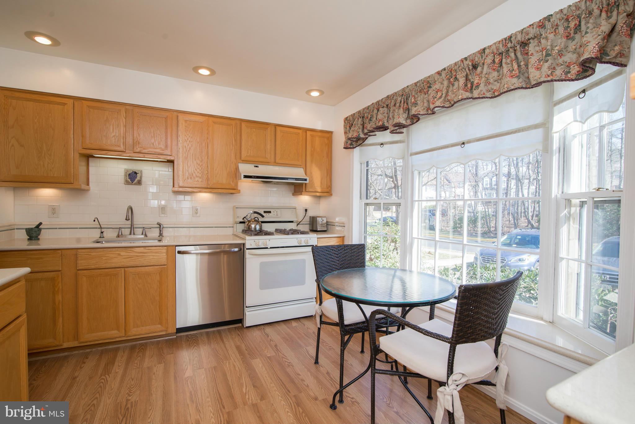 7412 Spring Tree Drive Springfield, VA 22153 - Photo 7 of 29 Kitchen