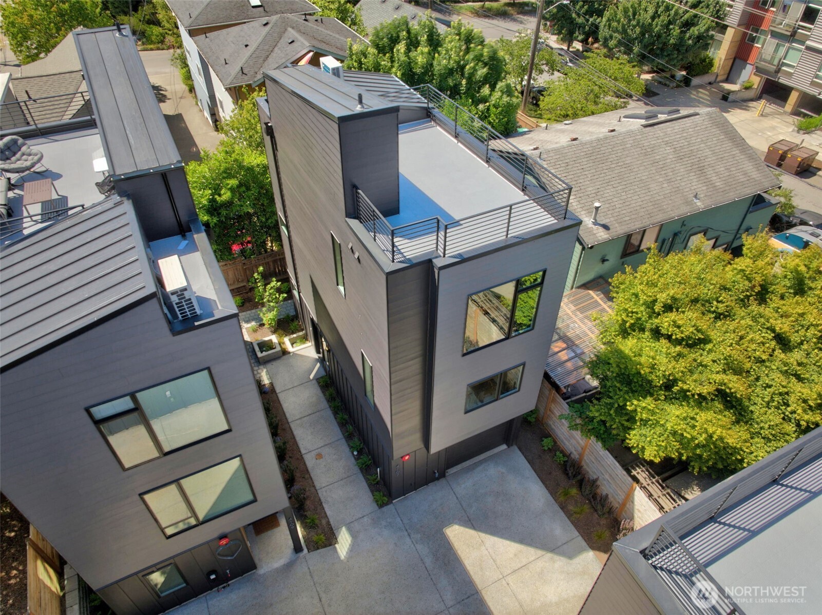 4107 25th Avenue Southwest Seattle, WA 98106 - Photo 3 of 32