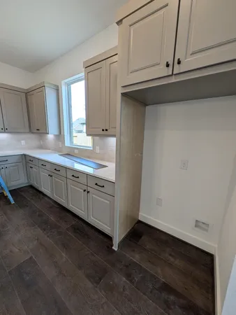 a sign that is sitting in the grass