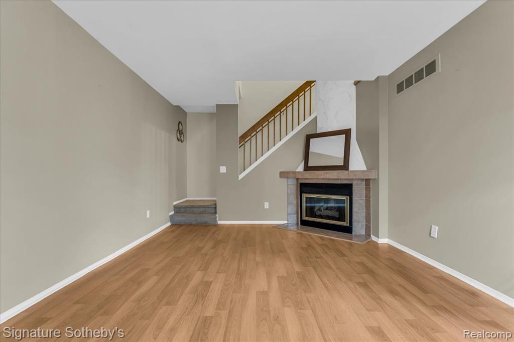 22331 Peach Tree Novi, MI 48375 - Photo 4 of 16 Gallery Image 4