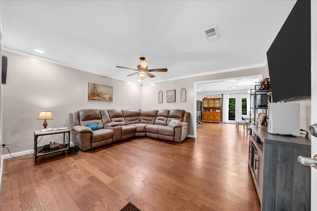 802 Meyers Road Altamont, TN 37301 - Photo 11 of 30 a living room with furniture and a flat screen tv