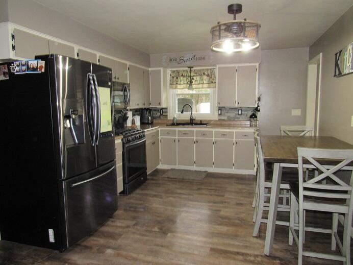 27188 Wait Road Sturgis, MI 49091 - Photo 3 of 14 IMG_7682