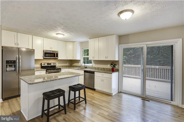 596 A Whitney Road Severna Park, MD 21146 - Photo 6 of 29 Breakfast Bar
