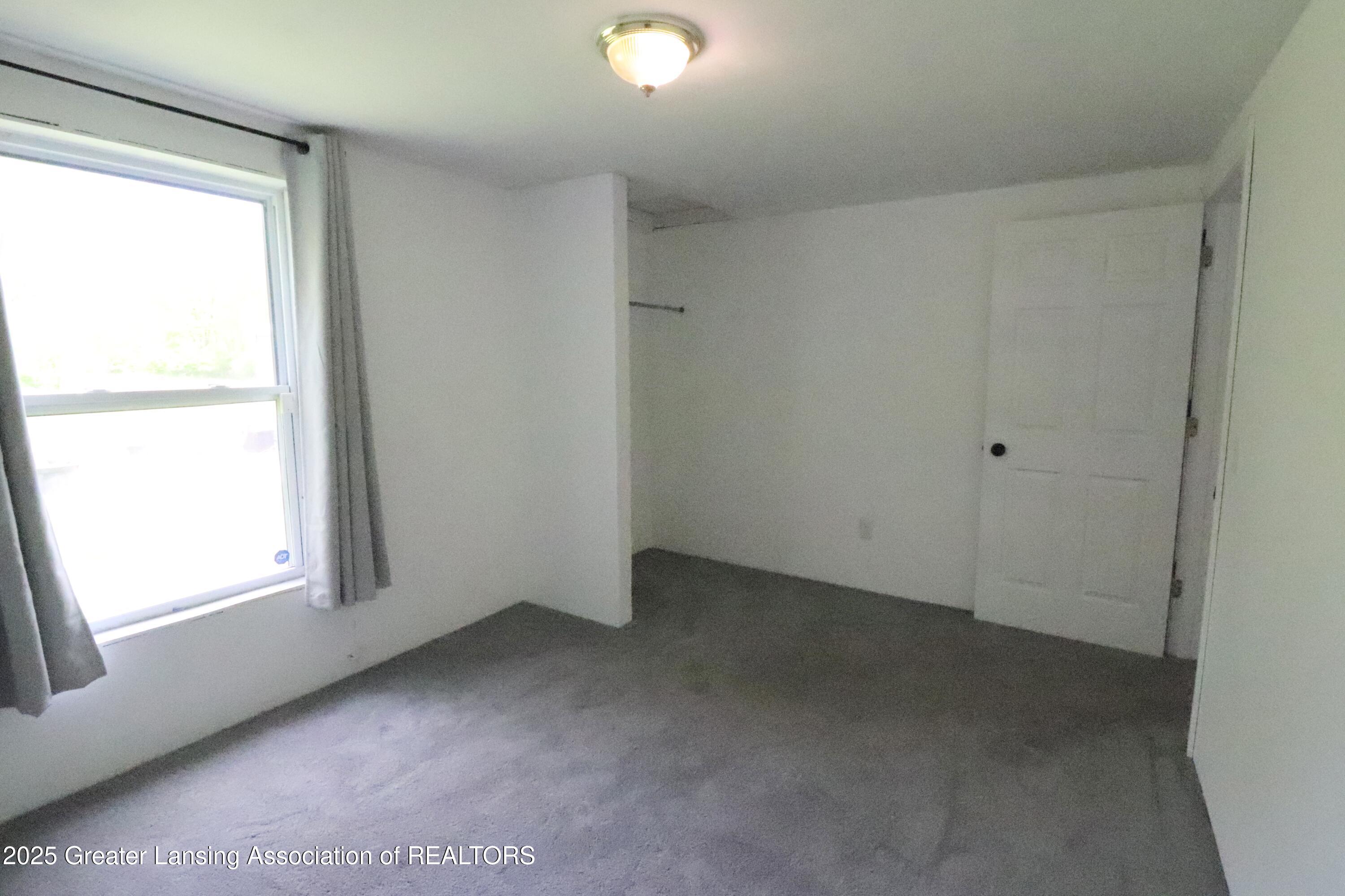 5413 South Waverly Road Lansing, MI 48911 - Photo 12 of 24 IMG_7652