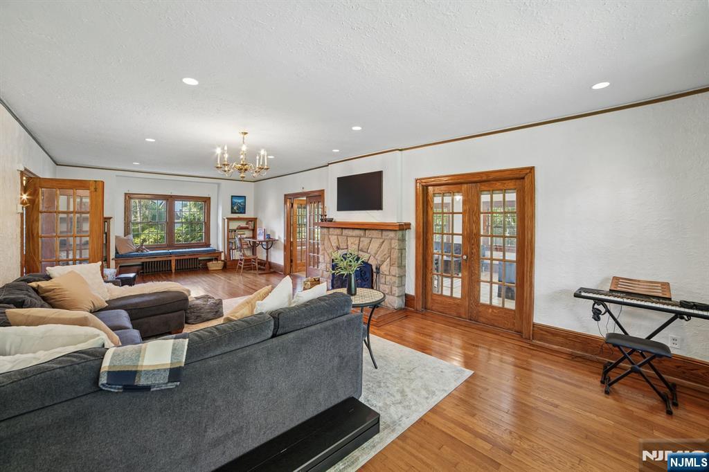 157 Sussex Road Tenafly, NJ 07670 - Photo 7 of 50