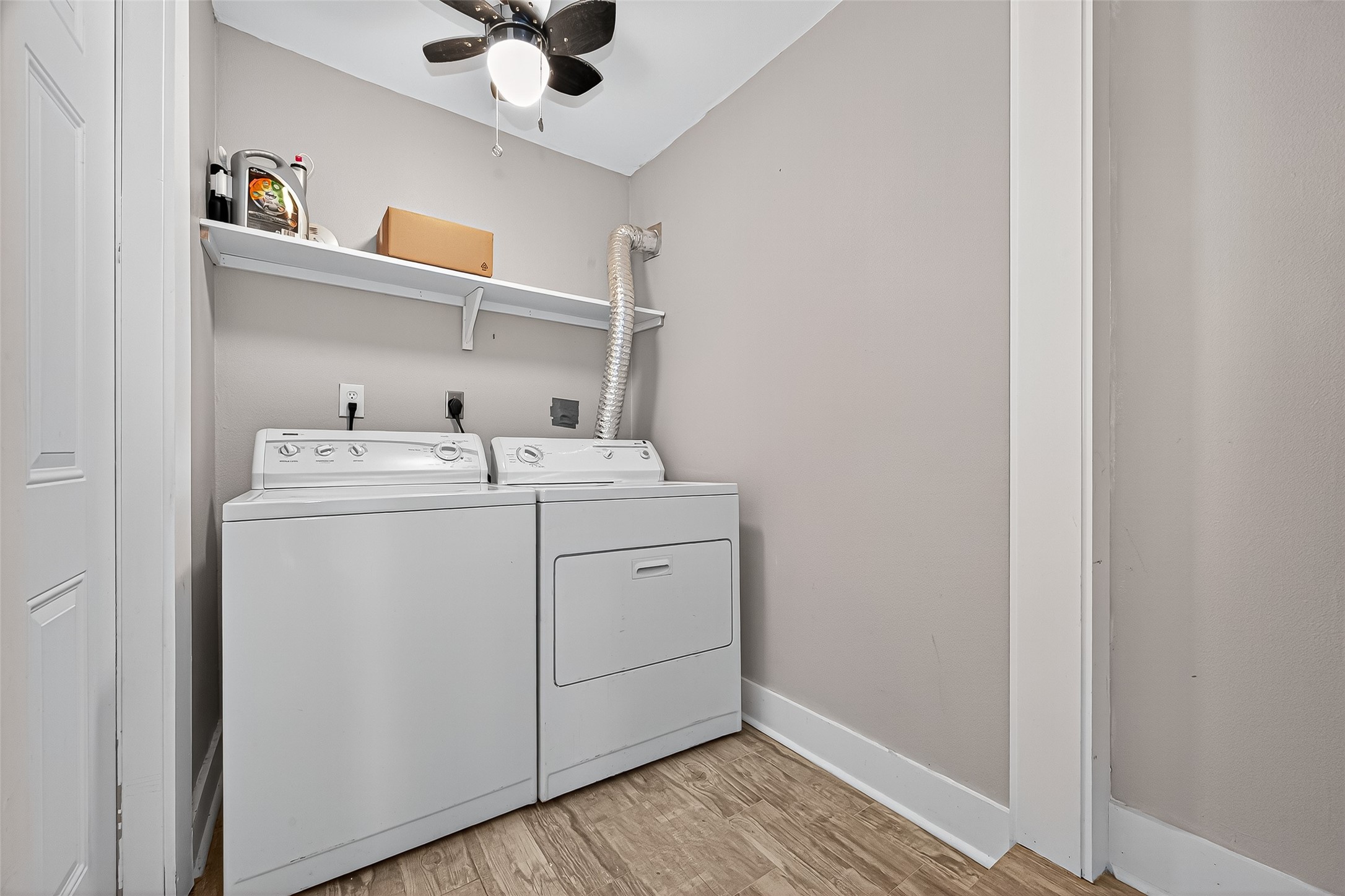 830 Threadneedle Street, Unit 240 Houston, TX 77079 - Photo 11 of 31 a utility room with dryer and washer