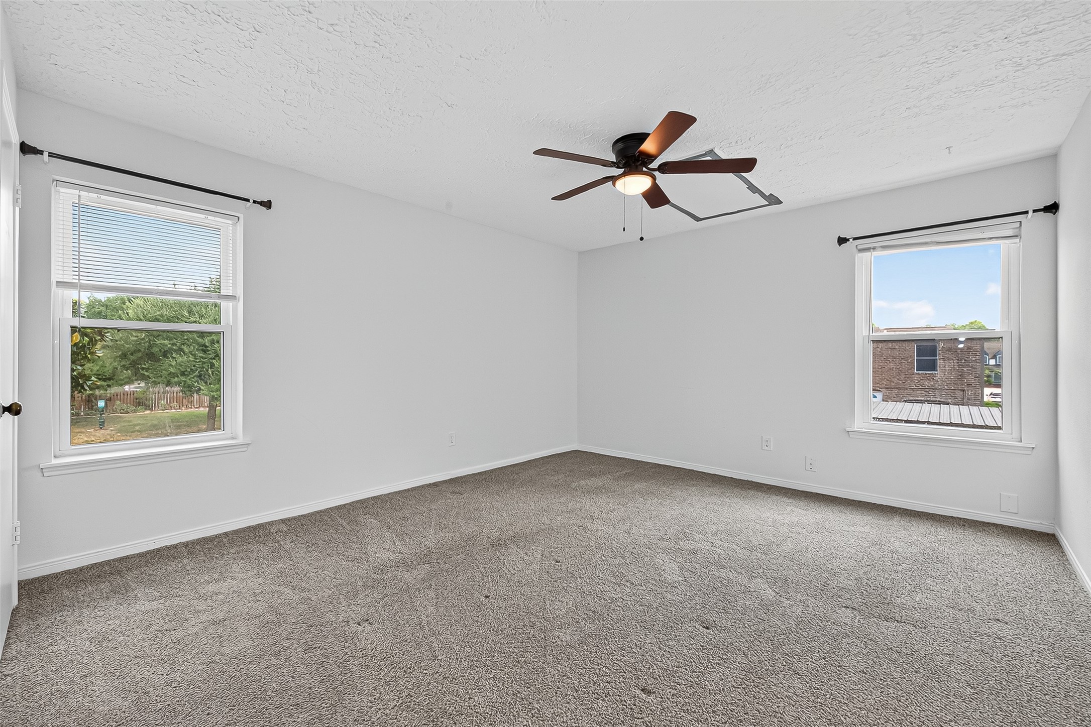 830 Threadneedle Street, Unit 240 Houston, TX 77079 - Photo 15 of 31 a view of room and window