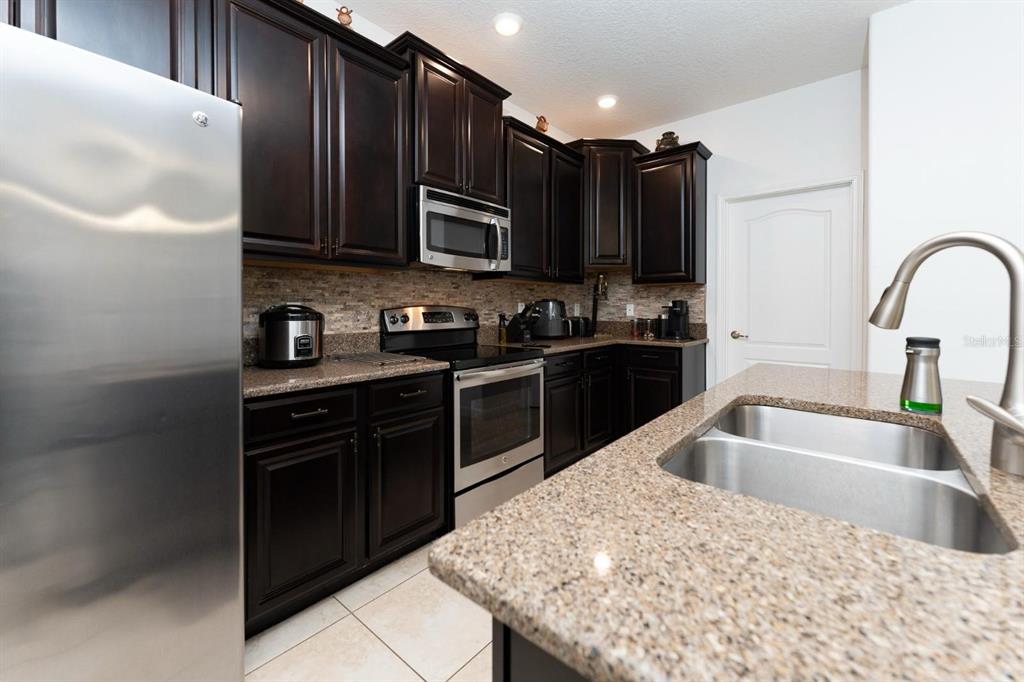 5917 Grassy Point Road Winter Garden, FL 34787 - Photo 4 of 32