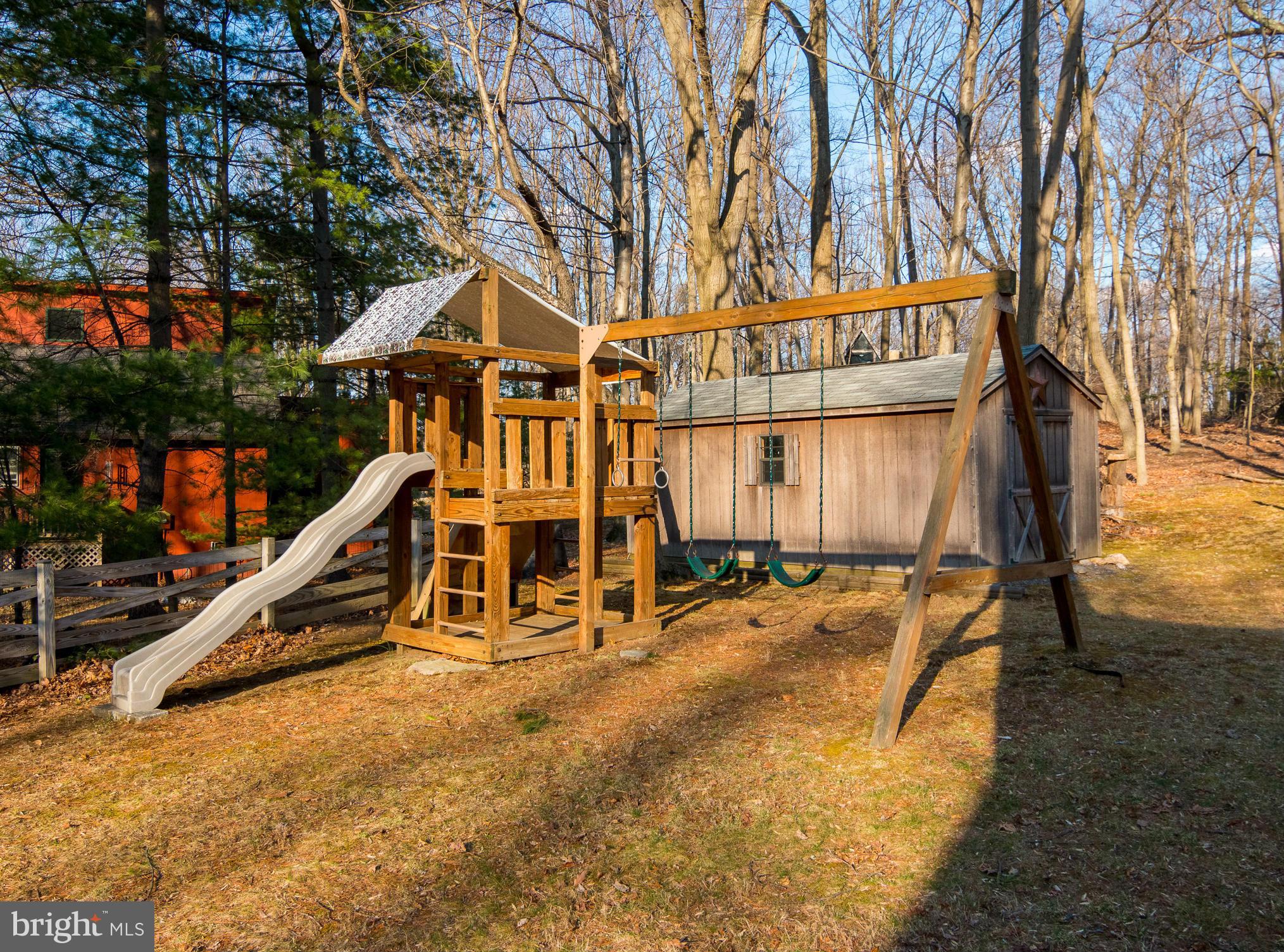 8807 Indian Springs Road Frederick, MD 21702 - Photo 27 of 27 a view of a house with large park