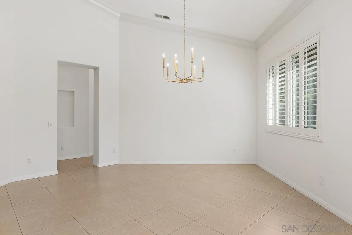 672 Inverlochy Drive Fallbrook, CA 92028 - Photo 9 of 47