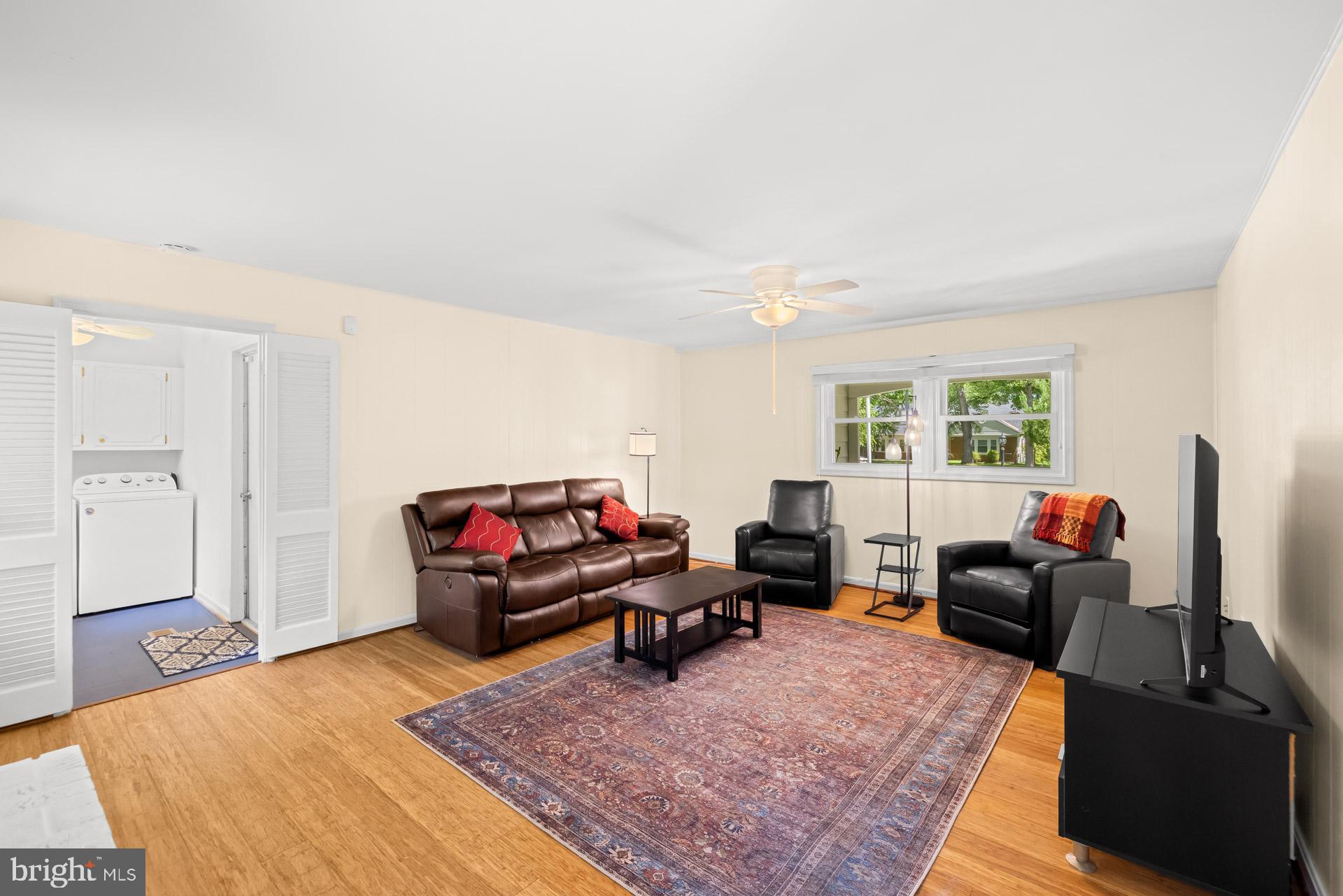 2925 Beaverwood Lane Silver Spring, MD 20906 - Photo 16 of 44 Family Room