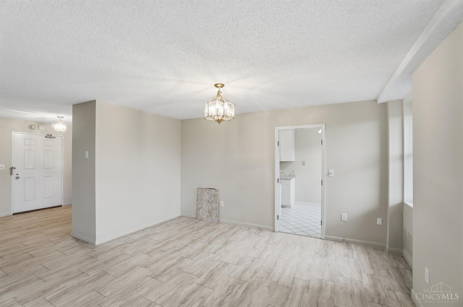 2444 Madison Road, Unit 408 Cincinnati, OH 45208 - Photo 11 of 49