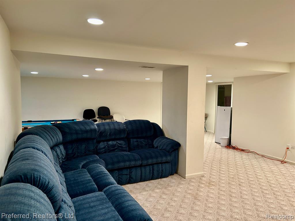 24584 Ridgeview Drive Farmington Hills, MI 48336 - Photo 44 of 50