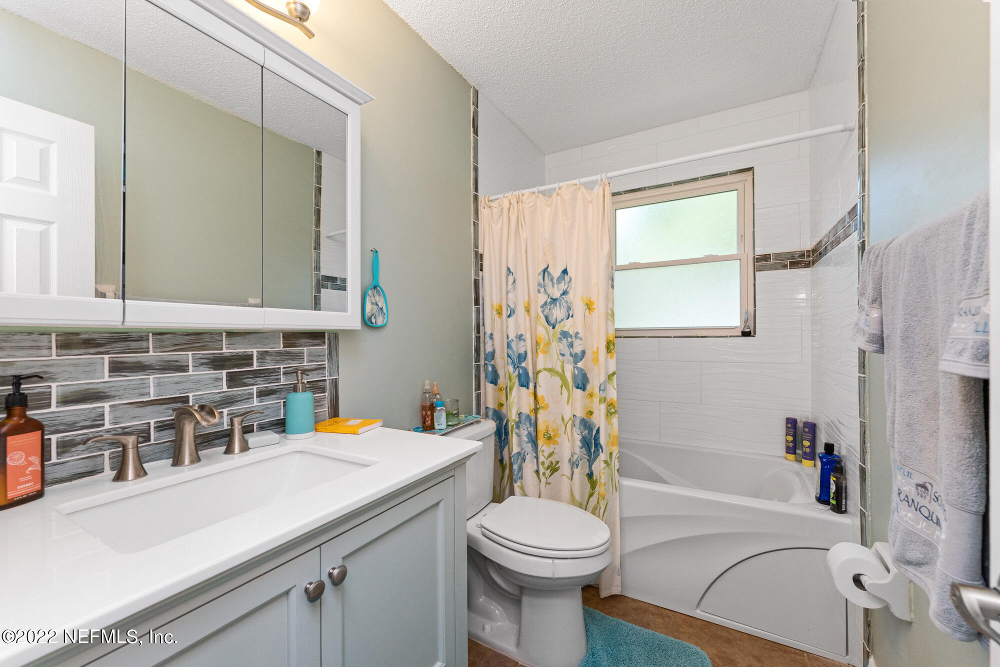 121 Bluefish Avenue Ponte Vedra Beach, FL 32082 - Photo 22 of 35 22 Hall Bath