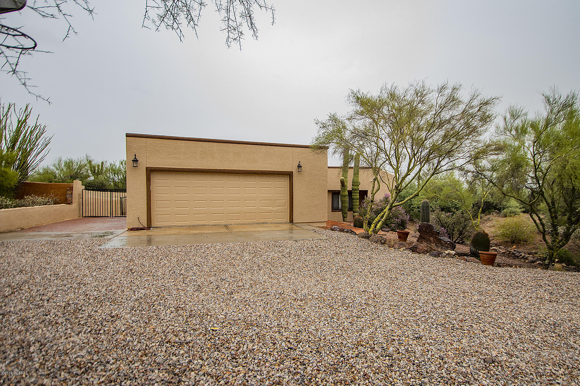 4980 West Trails End Road Tucson, AZ 85745 - Photo 3 of 45 Gallery Image 3