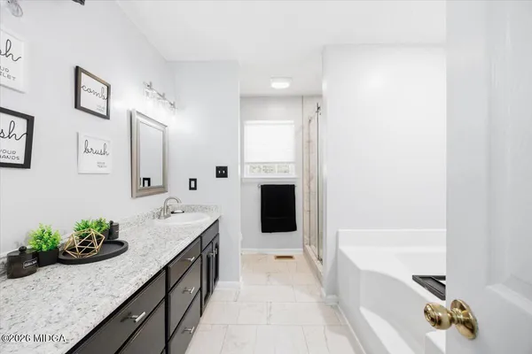 $305,000 | 1251 Forsyth Landing Drive, Forsyth, GA 31029