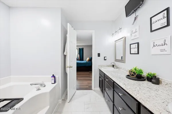 $305,000 | 1251 Forsyth Landing Drive, Forsyth, GA 31029