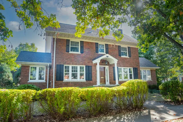 $1,100,000 | 518 West Cossitt Avenue, La Grange, IL 60525