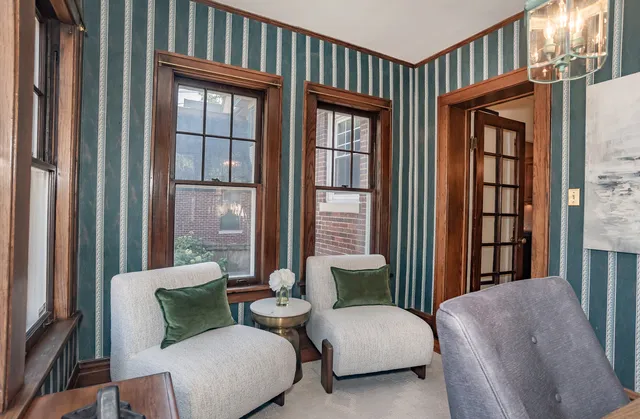 $1,100,000 | 518 West Cossitt Avenue, La Grange, IL 60525