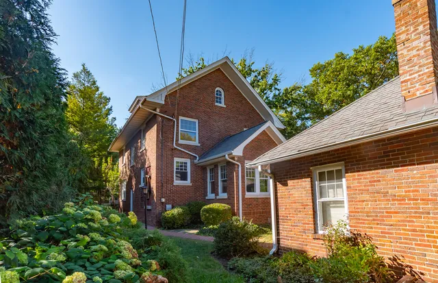 $1,100,000 | 518 West Cossitt Avenue, La Grange, IL 60525