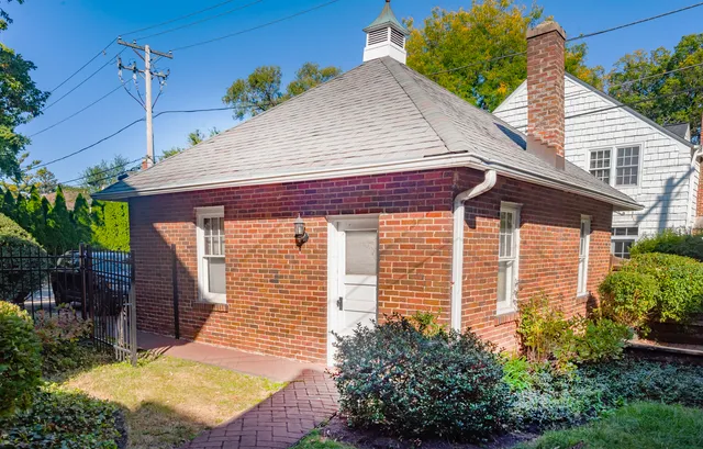 $1,100,000 | 518 West Cossitt Avenue, La Grange, IL 60525