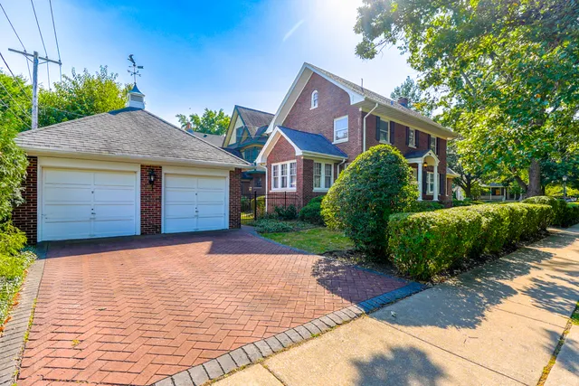 $1,100,000 | 518 West Cossitt Avenue, La Grange, IL 60525