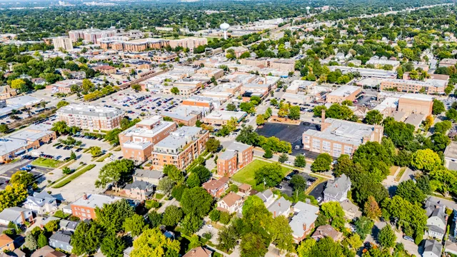 $1,100,000 | 518 West Cossitt Avenue, La Grange, IL 60525