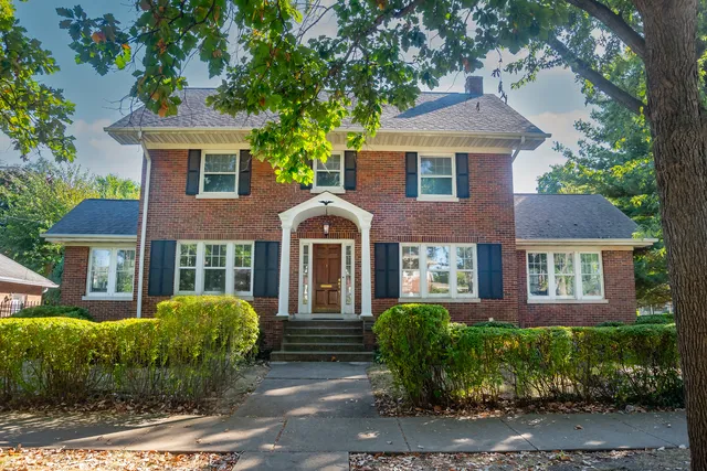 $1,100,000 | 518 West Cossitt Avenue, La Grange, IL 60525