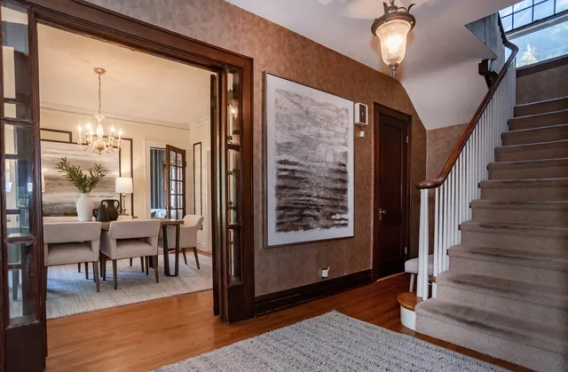 $1,100,000 | 518 West Cossitt Avenue, La Grange, IL 60525