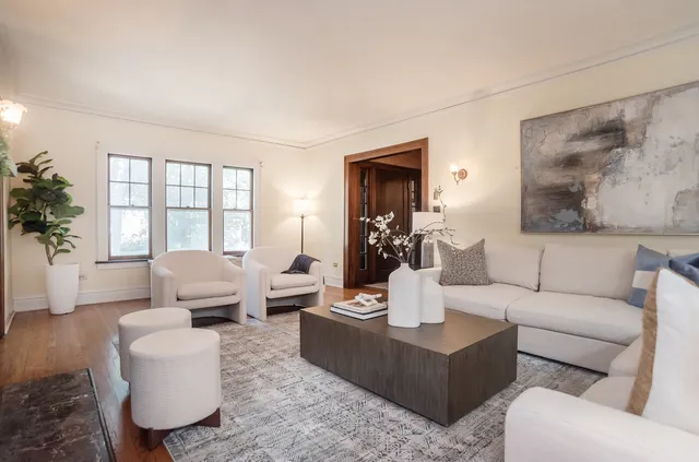 $1,100,000 | 518 West Cossitt Avenue, La Grange, IL 60525