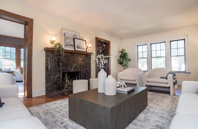 $1,100,000 | 518 West Cossitt Avenue, La Grange, IL 60525