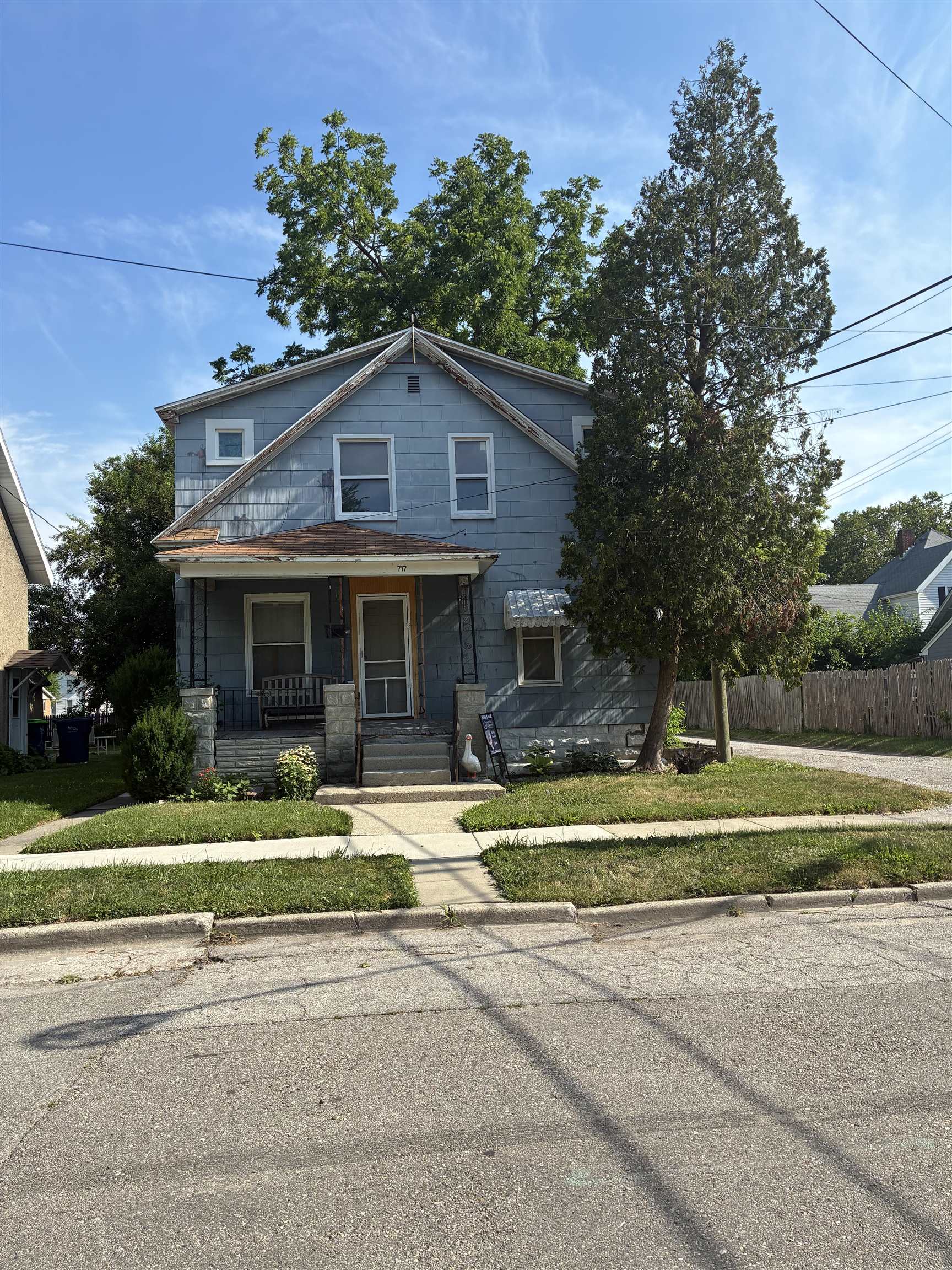 717 15th Street Bay City, MI 48708 - Photo 1 of 14