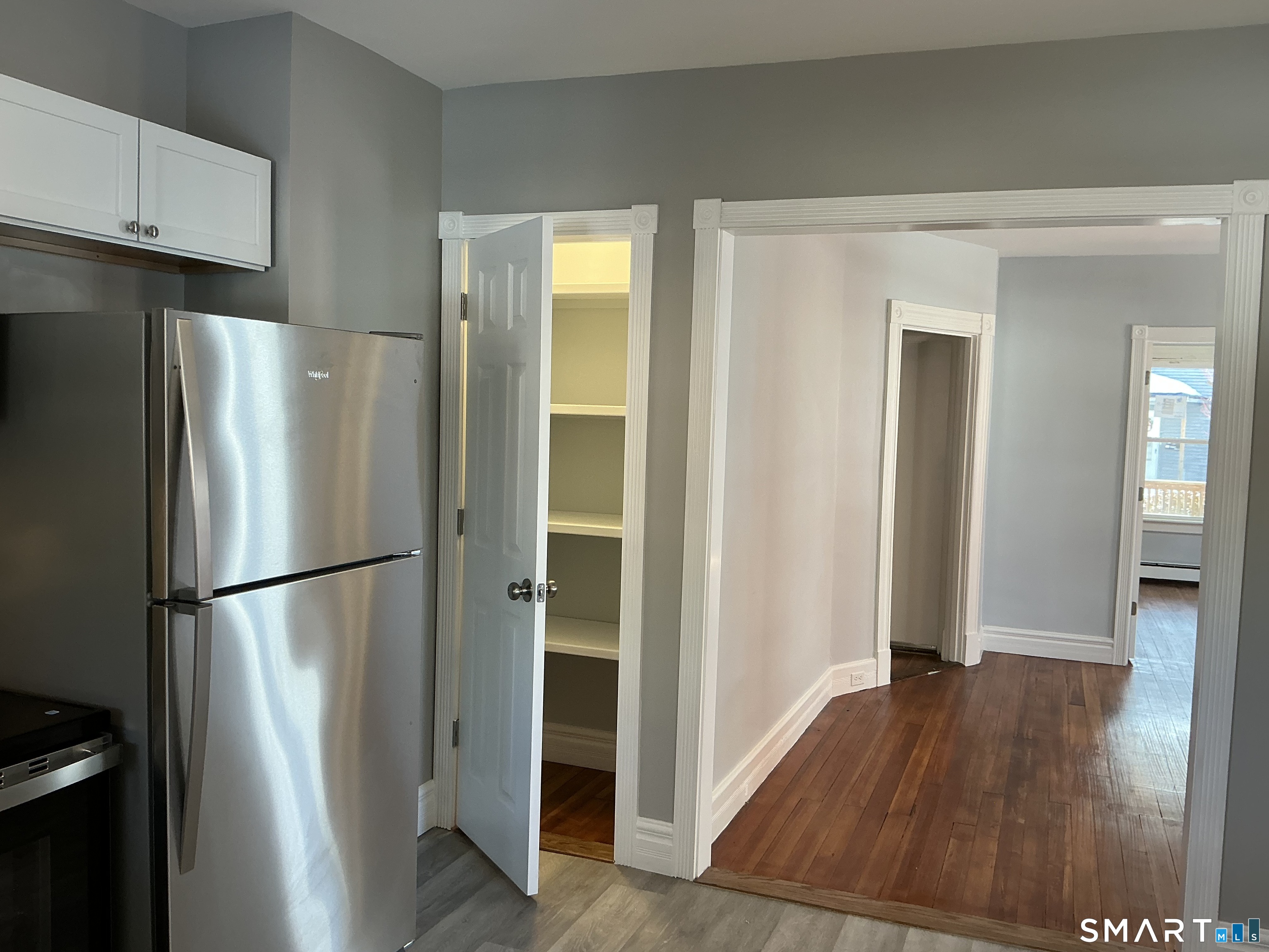 518 High Street Middletown, CT 06457 - Photo 4 of 17