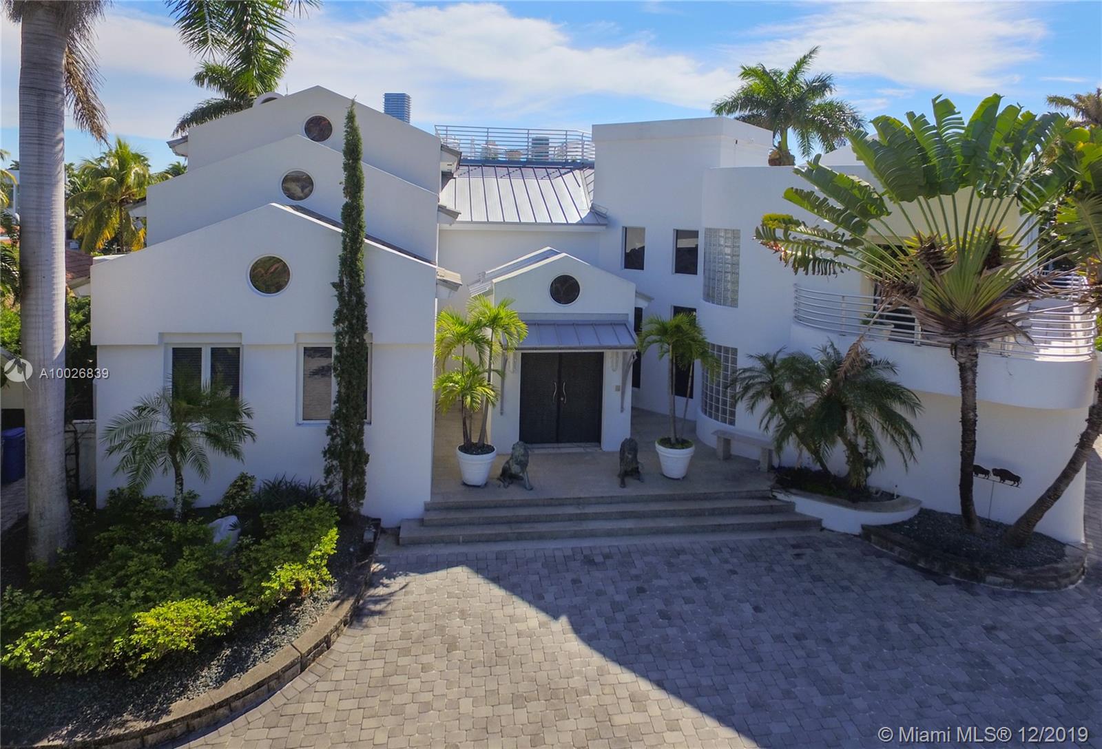 349 Centre Island North Miami Beach, FL 33160 - Photo 2 of 36