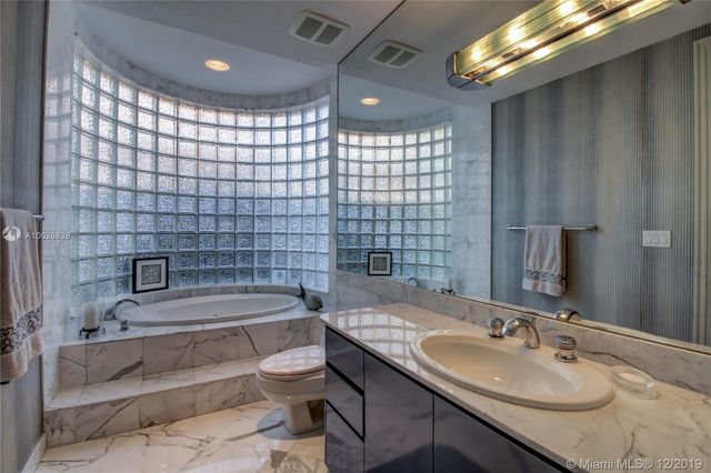 $5,000,000 | 349 Centre Island, Golden Beach, FL 33160