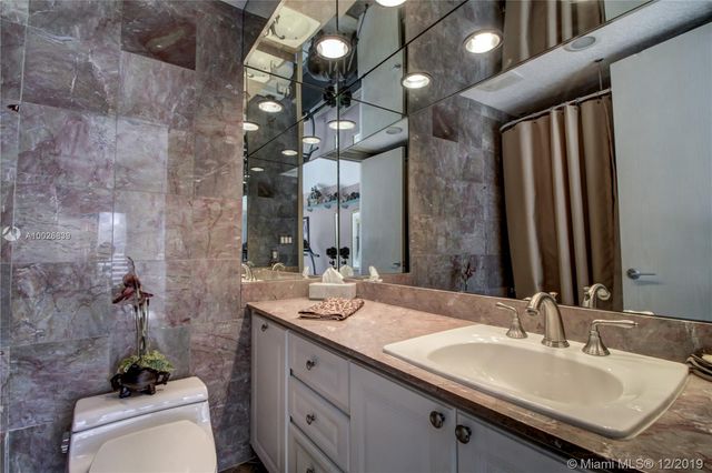 $5,000,000 | 349 Centre Island, Golden Beach, FL 33160