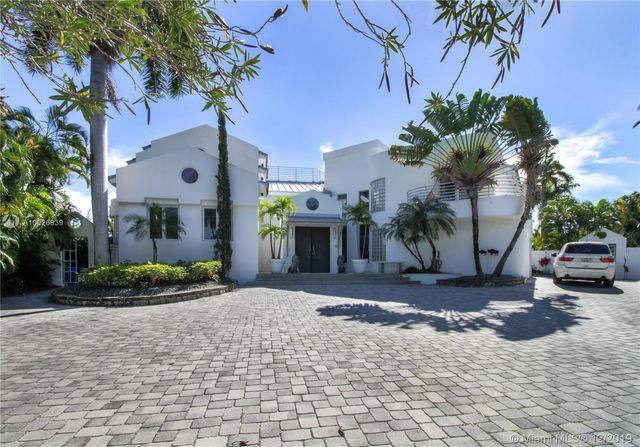 $5,000,000 | 349 Centre Island, Golden Beach, FL 33160