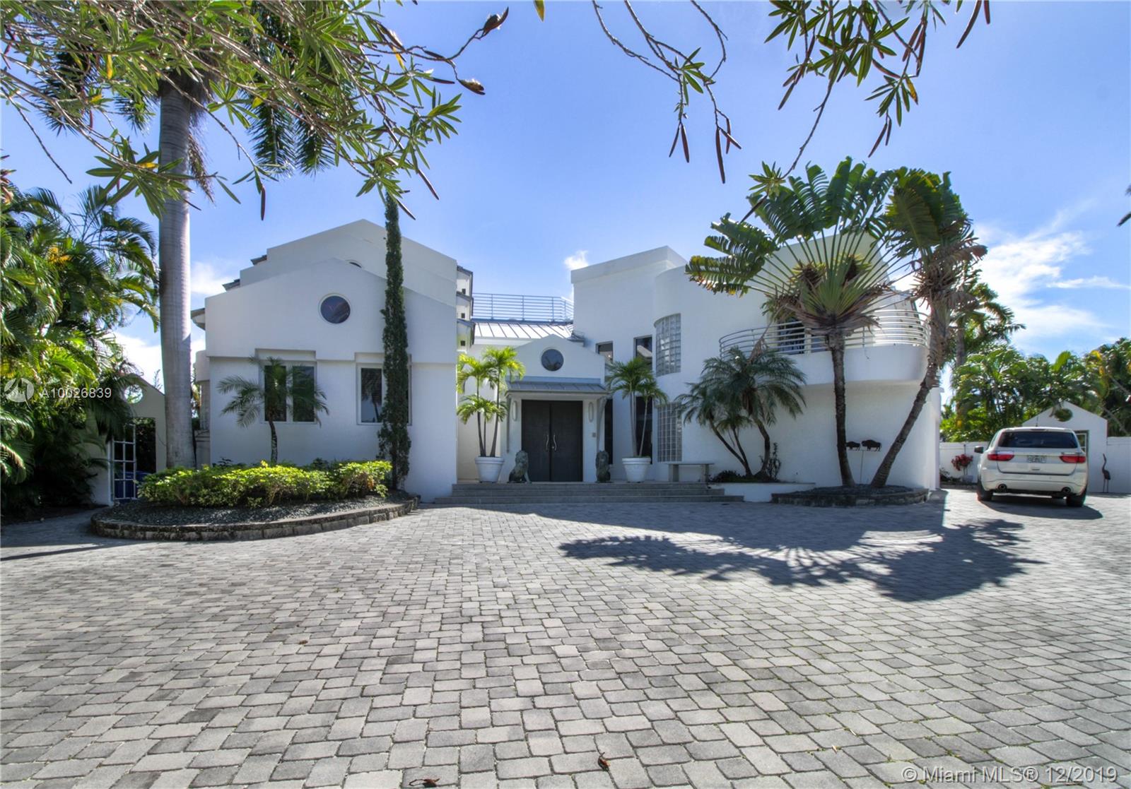 349 Centre Island North Miami Beach, FL 33160 - Photo 27 of 36