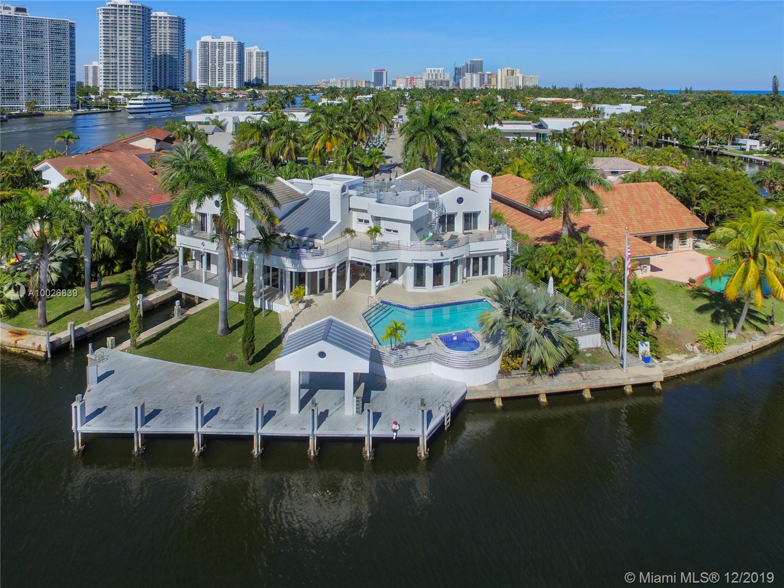 349 Centre Island North Miami Beach, FL 33160 - Photo 4 of 36