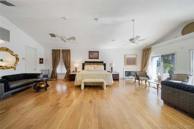 $5,000,000 | 349 Centre Island, Golden Beach, FL 33160