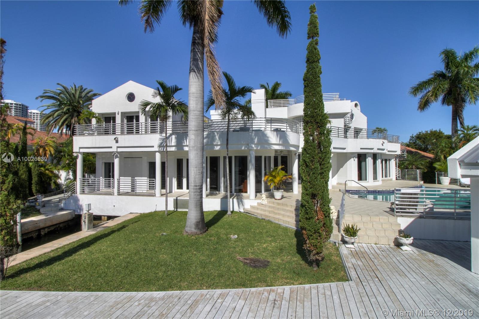 349 Centre Island North Miami Beach, FL 33160 - Photo 5 of 36