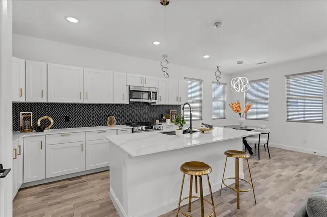 $325,000 | 1323 South Montgomery Street, Sherman, TX 75090