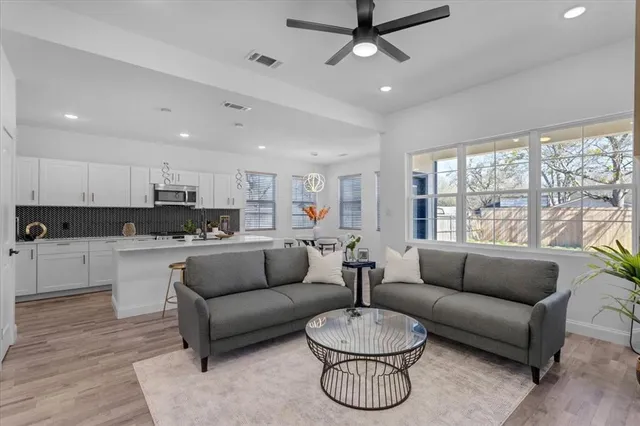 $325,000 | 1323 South Montgomery Street, Sherman, TX 75090