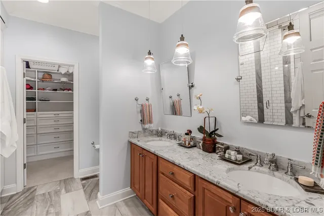 $1,099,000 | 115 Cypress Point Lane, Lake Ozark, MO 65049