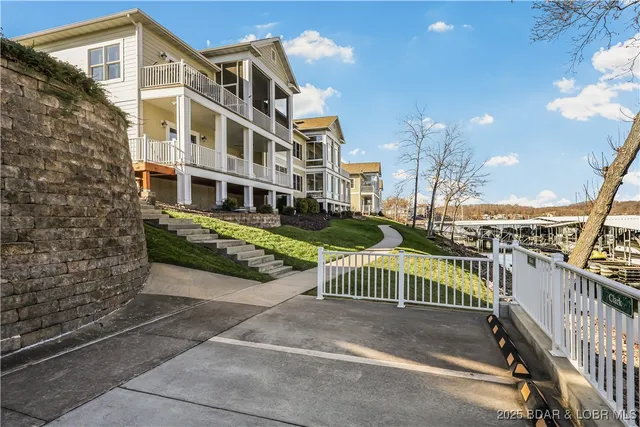 $1,099,000 | 115 Cypress Point Lane, Lake Ozark, MO 65049