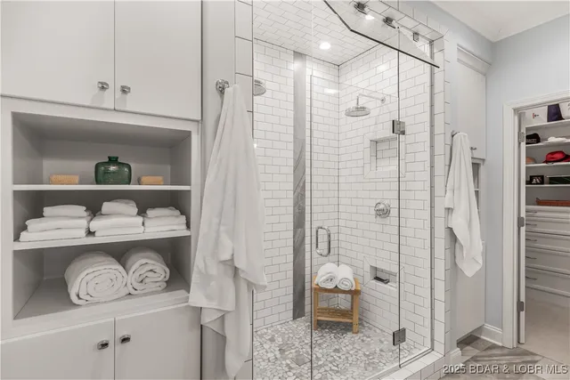 $1,099,000 | 115 Cypress Point Lane, Lake Ozark, MO 65049