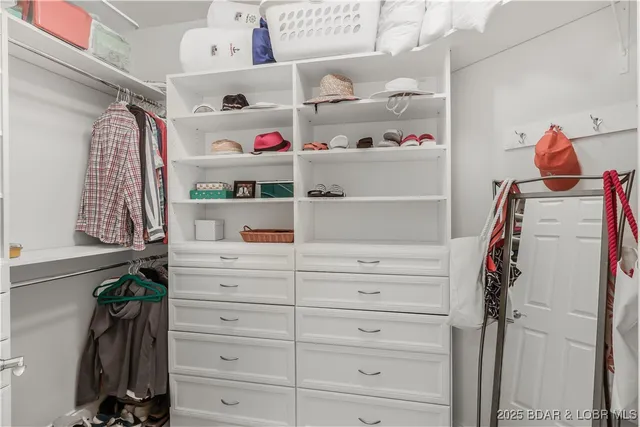 $1,099,000 | 115 Cypress Point Lane, Lake Ozark, MO 65049