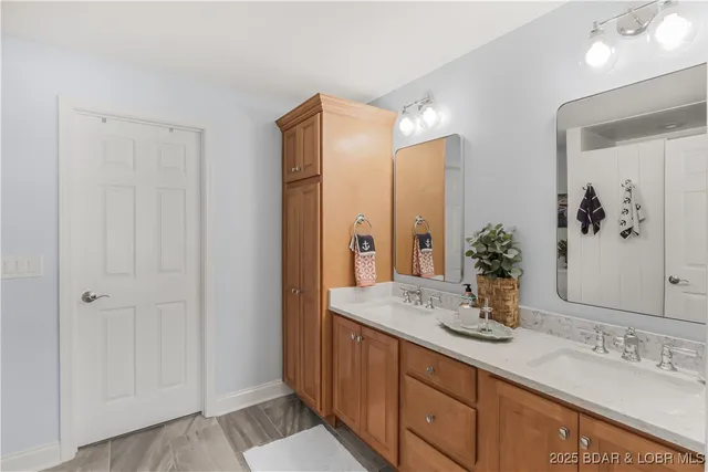 $1,099,000 | 115 Cypress Point Lane, Lake Ozark, MO 65049