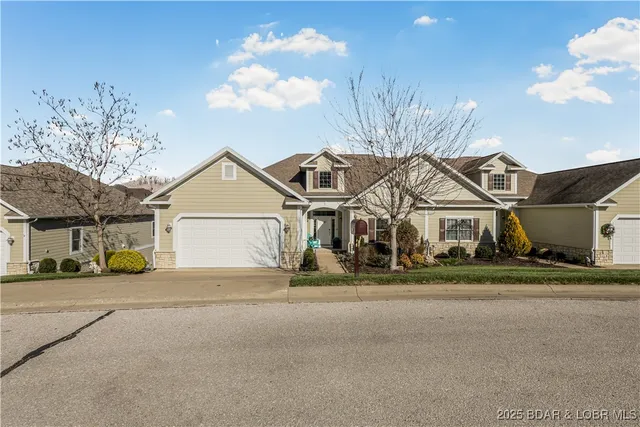 $1,099,000 | 115 Cypress Point Lane, Lake Ozark, MO 65049